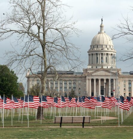 US capitol hill on rise from ground